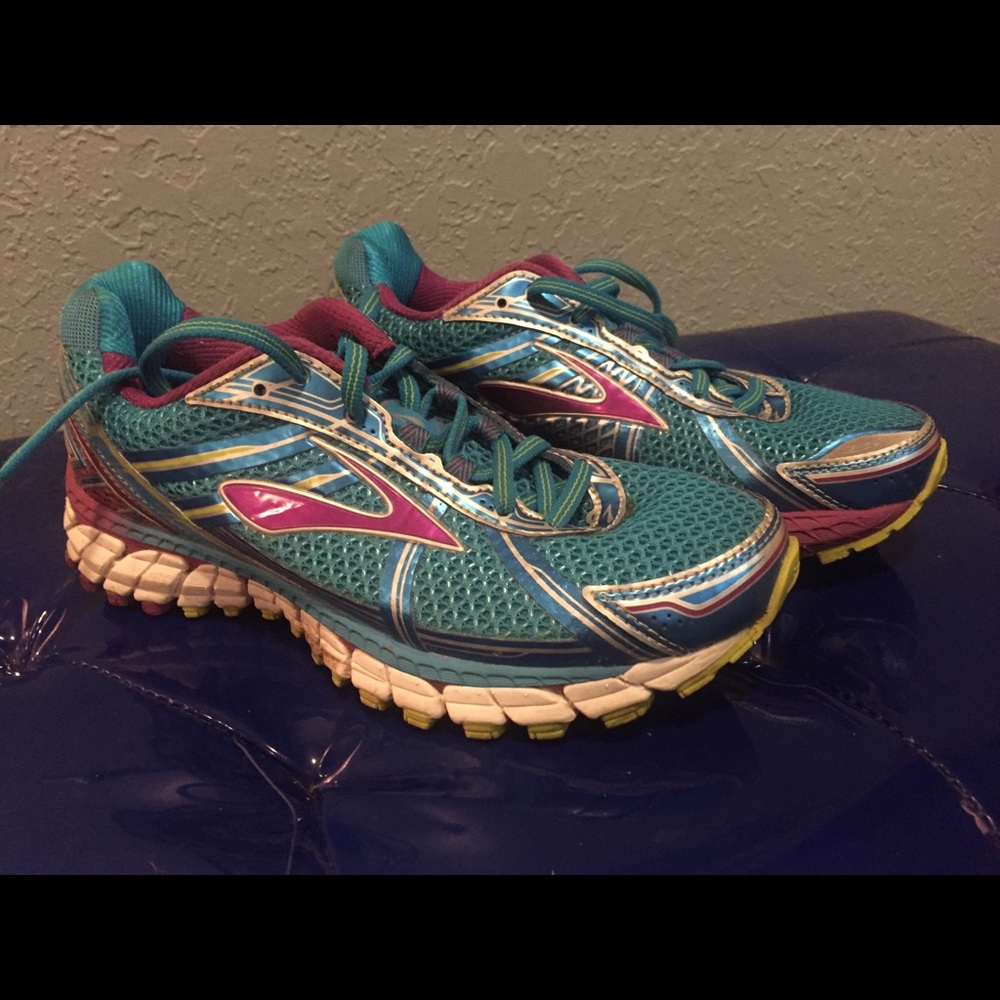 Brooks size 7